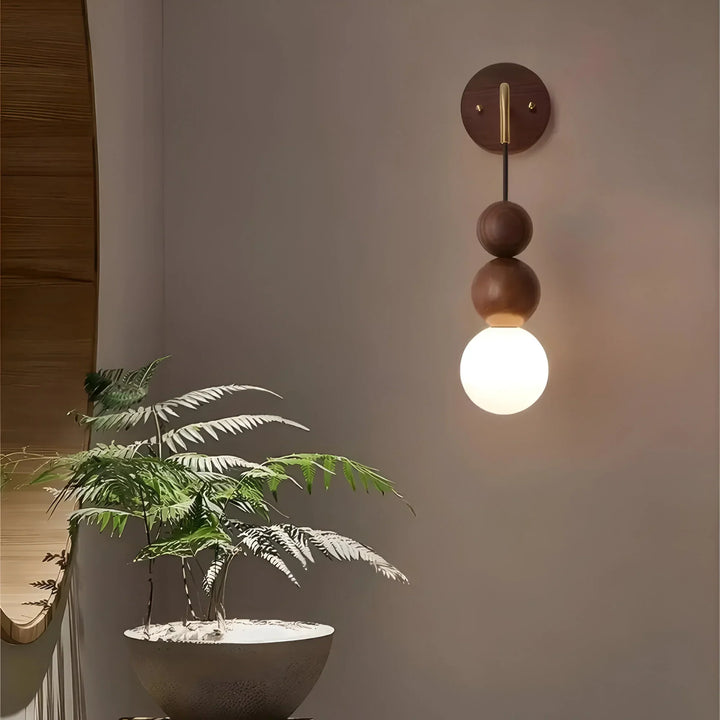 GlowHaven – Valnød &amp; Messing Accent Væglampe