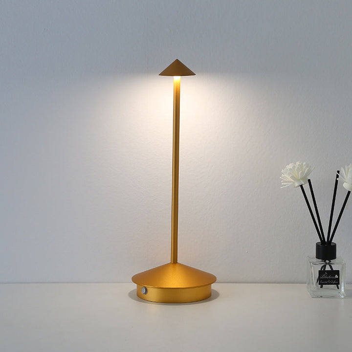 Bærbar bordlampe - Trådløs lampe inspireret af dæmpbar Pina Pro
