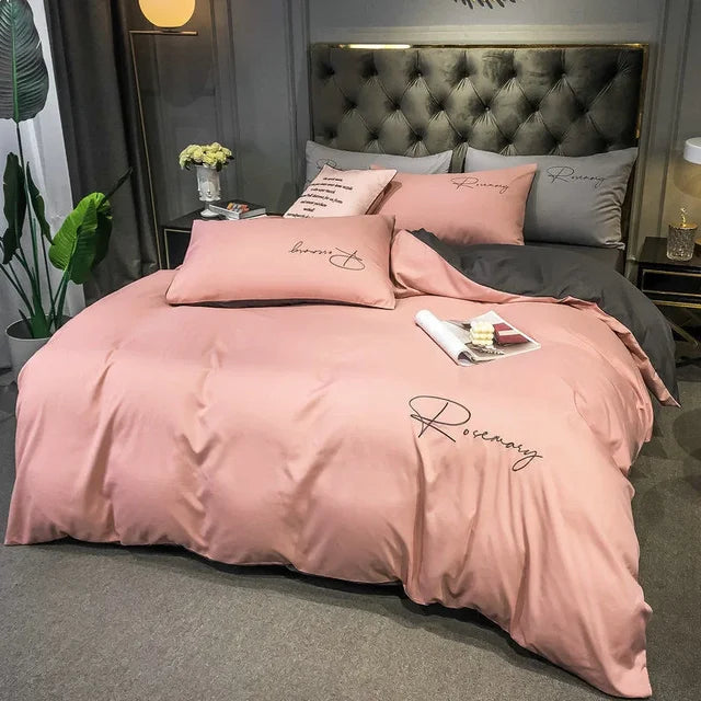 EmbroiLux Sengetøj - Elegant luksus dynebetræk med broderedesign