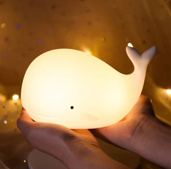 Charmerende farveskiftende hval natlampe