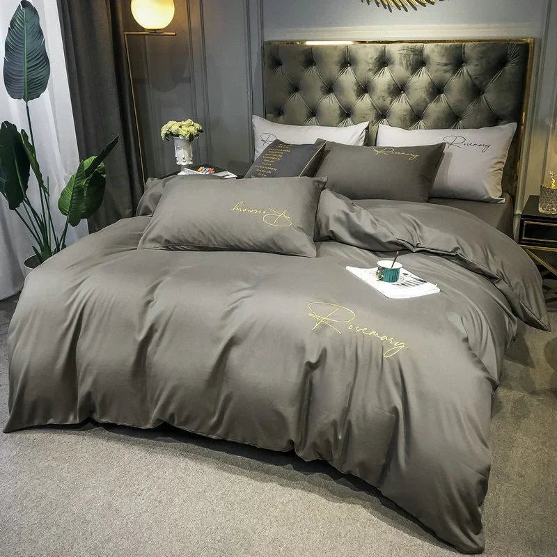 EmbroiLux Sengetøj - Elegant luksus dynebetræk med broderedesign