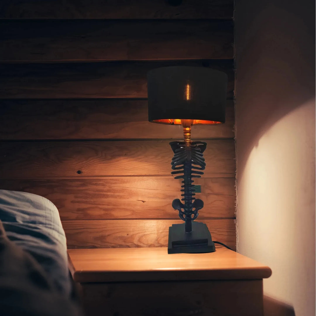 Håndlavet Gotisk Skelet Bordlampe