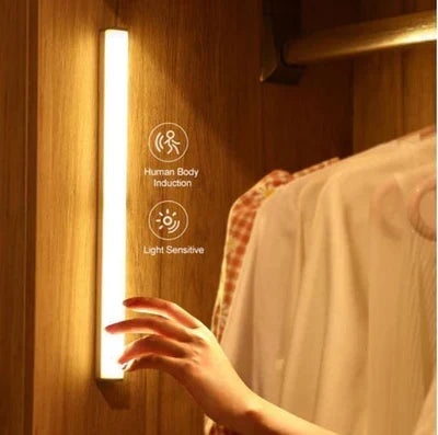 Trådløs LED Natlampe | Bevægelsessensor, Energi-Effektiv &amp; Ideel til Køkkener, Soveværelser, Gangarealer &amp; Skabe