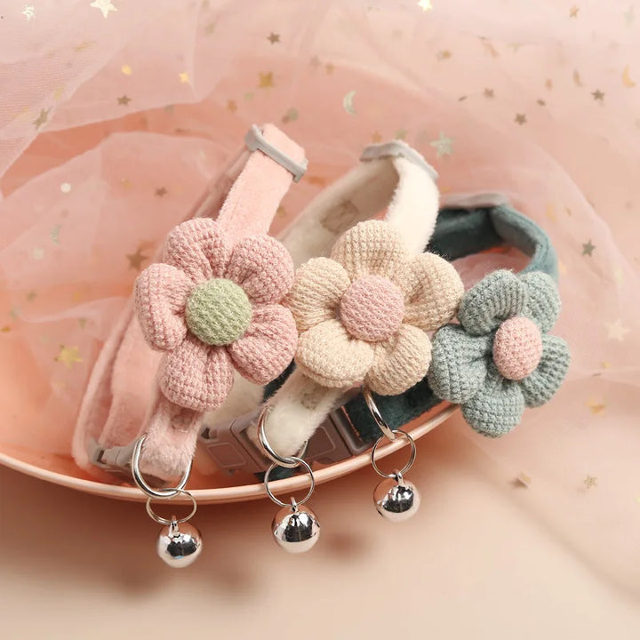 Justerbar Kattekrave med Blomst - FlowerCharm