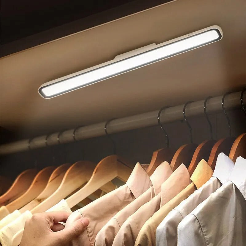 GlowLine – Minimalistisk LED Lysliste med Innovativ Funktionalitet