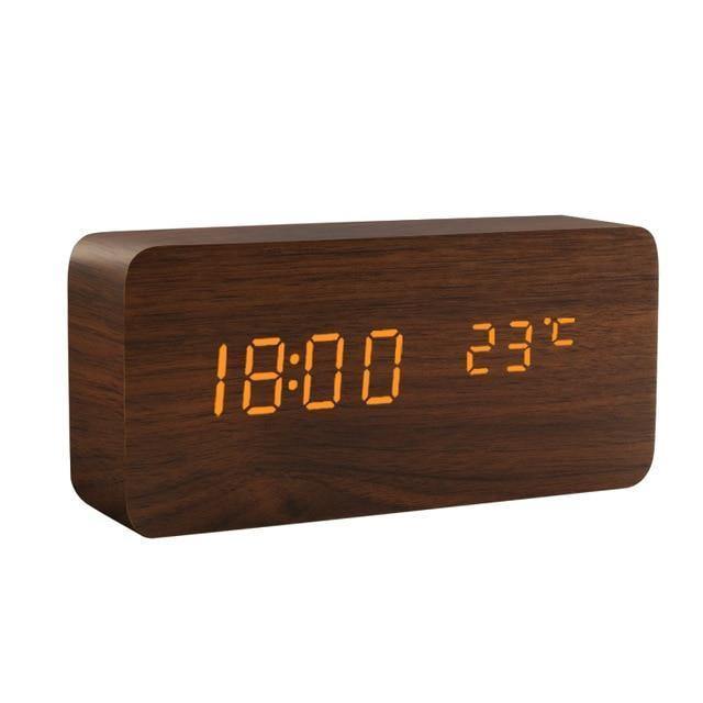 LED vækkeur i træformet kube