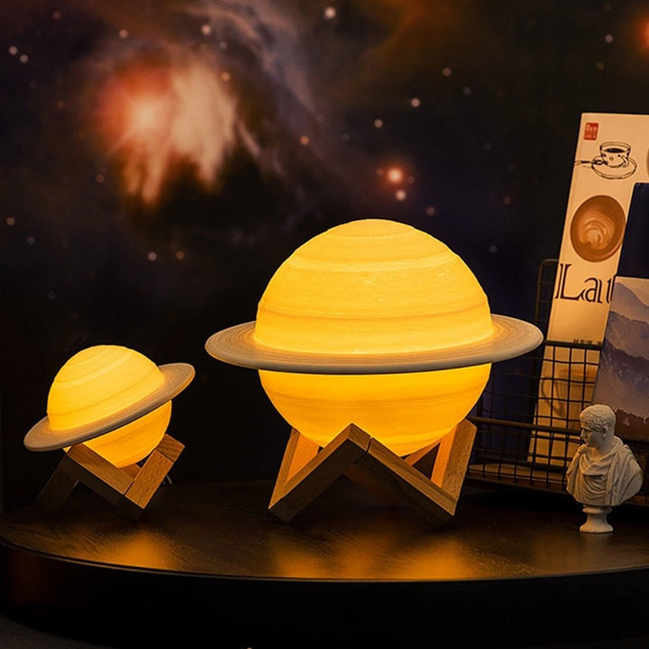 Lampe - SaturnGlow - Planetarisk Design - Justerbart Lys